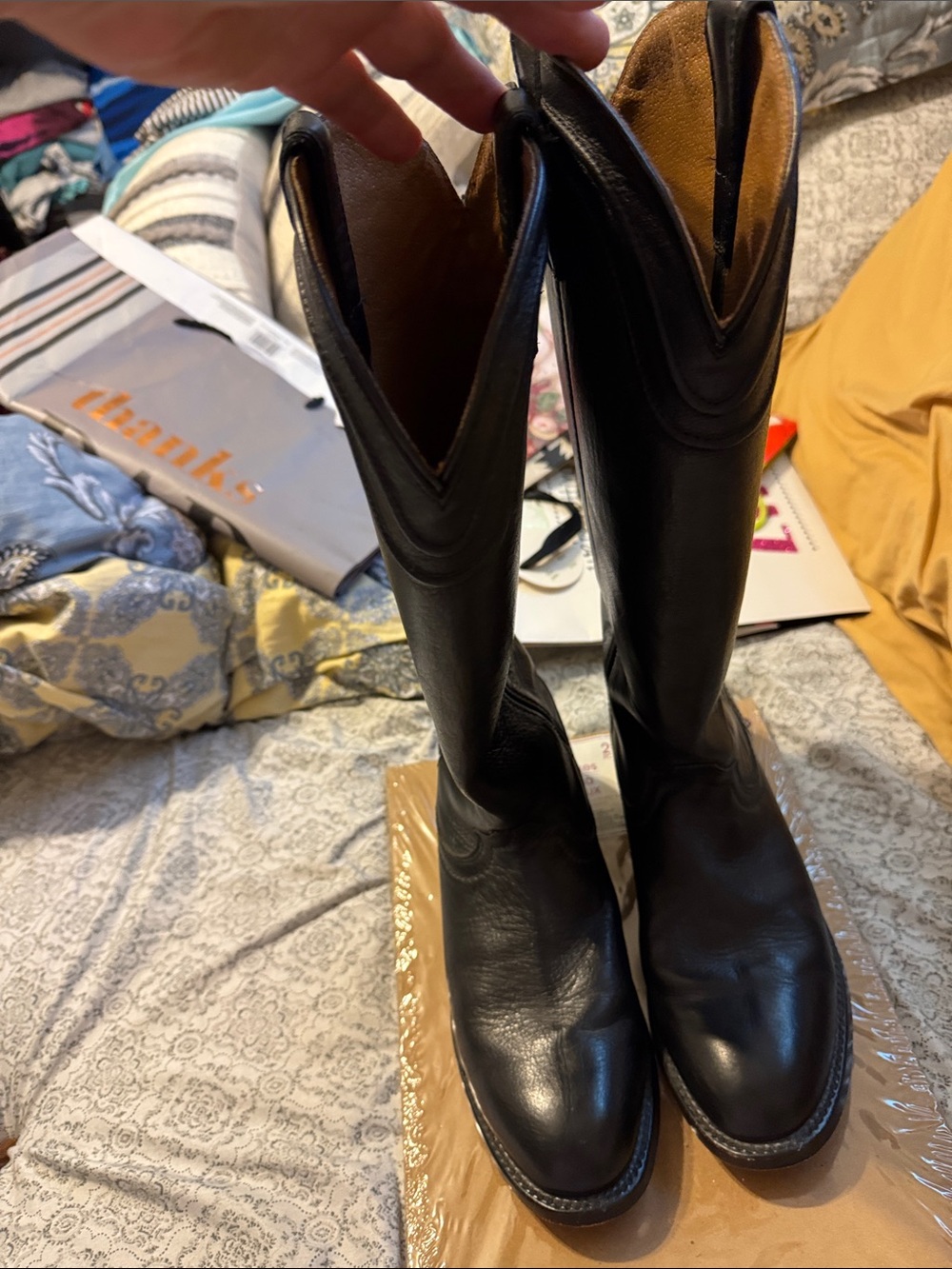 Ladies beautiful Black ARIAT BOOTS